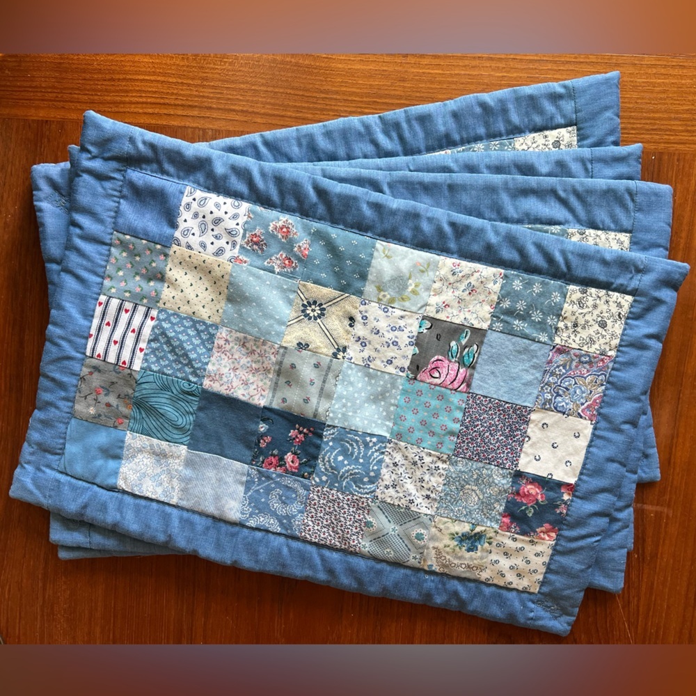 Set of 4 Vintage Quilted Patchwork Placemats Floral Cottagecore Farmhouse